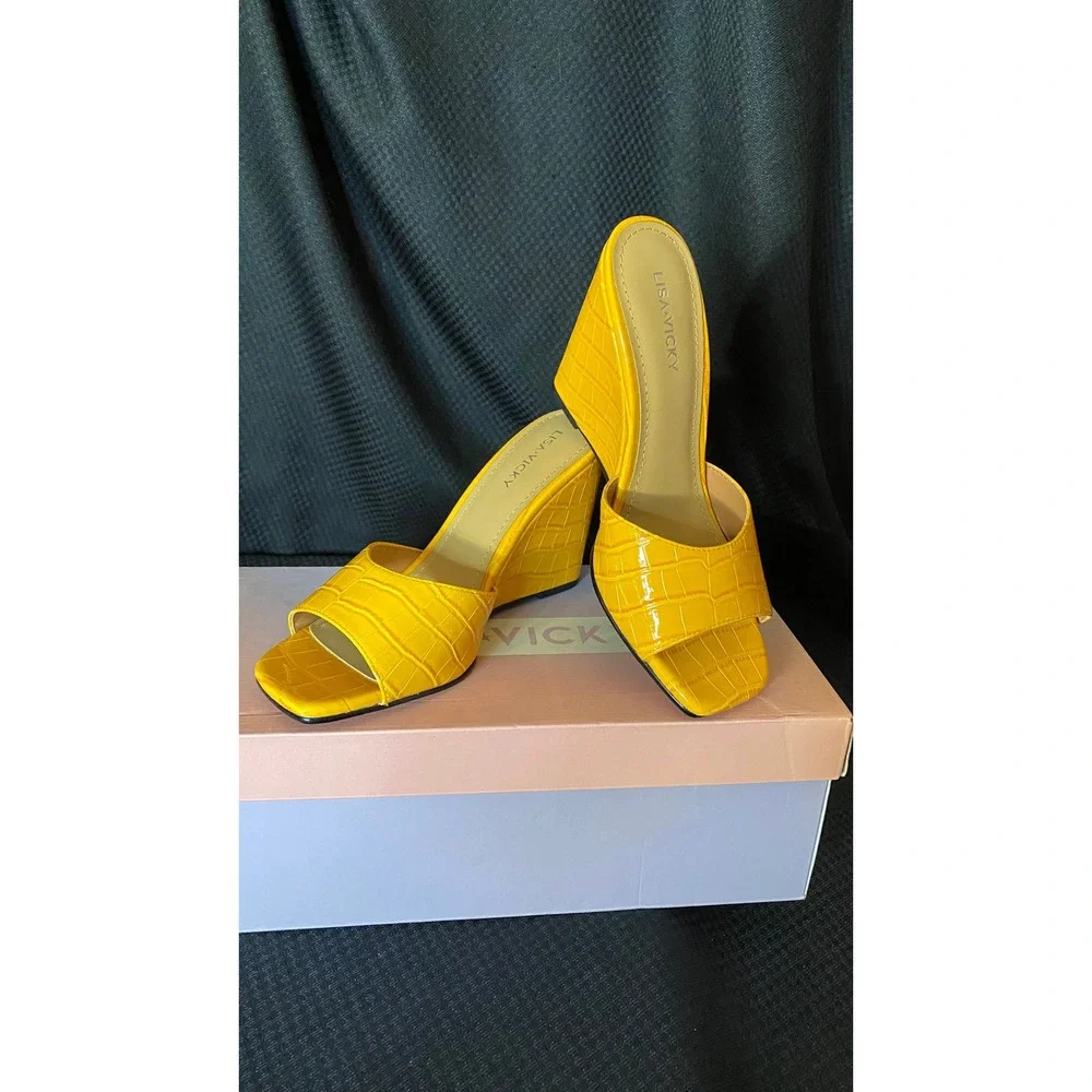 LISA VICKY Sz 7.5 Yellow Croc Embossed Wedge Sandals Square Toe Mules New in Box